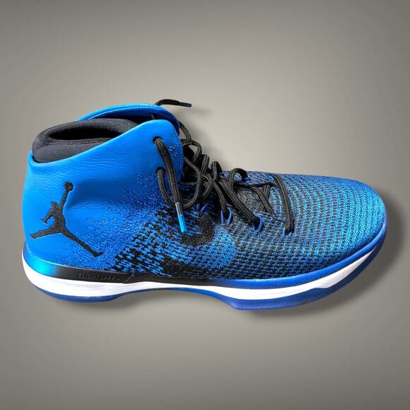 COA Men\'s 10.5 NIKE AIR JORDAN  XXXI Royal Blue Mid Top Basketball Sneakers EUC main image 5